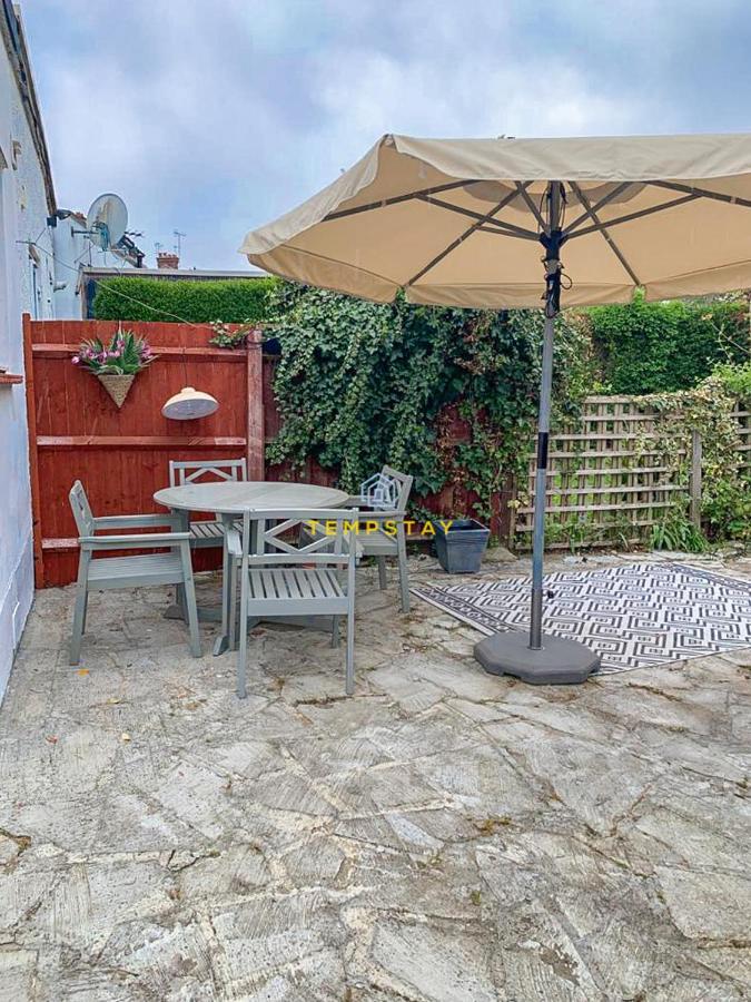5 Bed/4 Bath At Wembley Stadium & Free Parking Сasa de vacaciones Londres