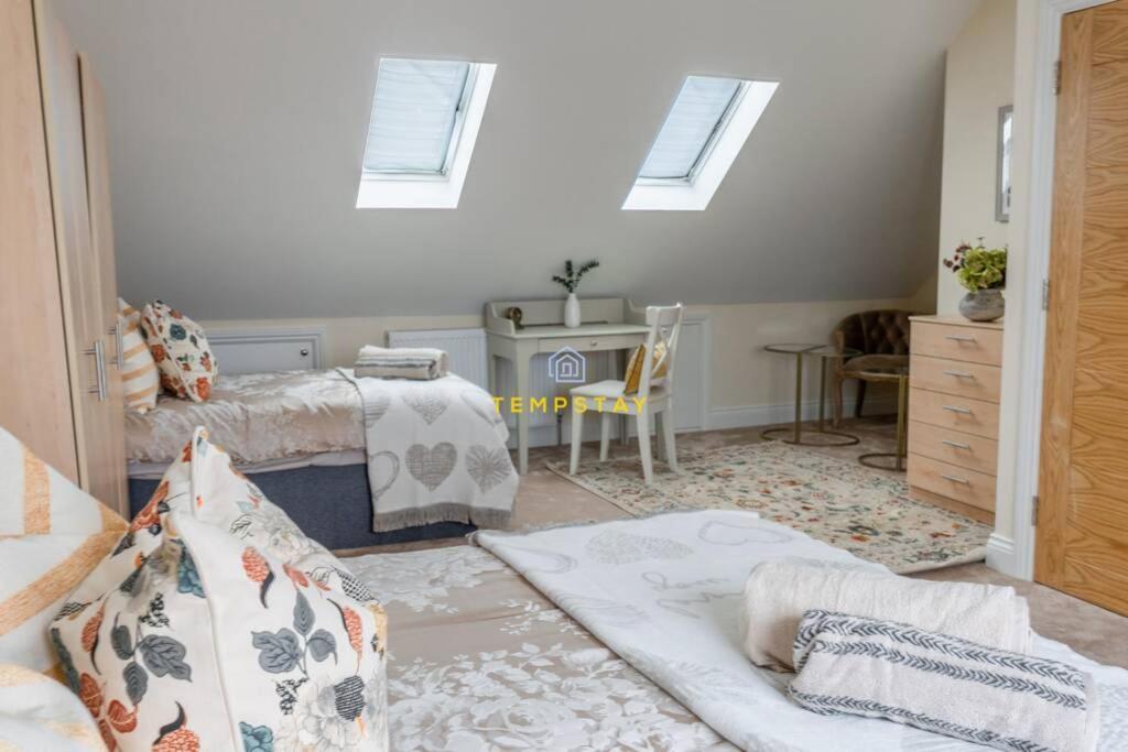 Ferienhaus 5 Bed/4 Bath At Wembley Stadium & Free Parking London