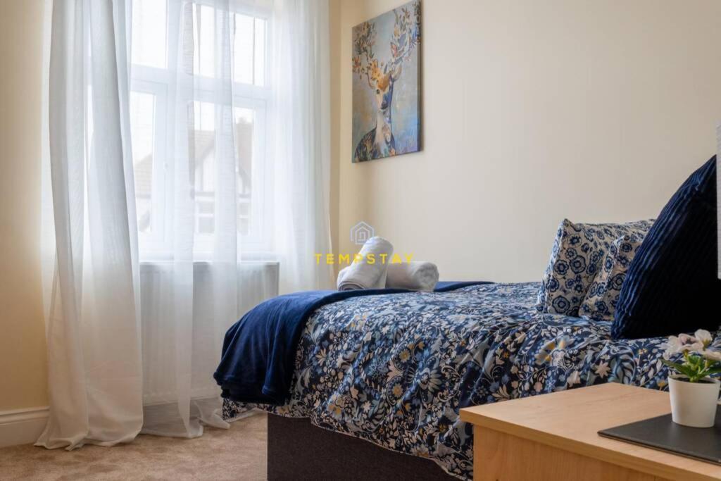 5 Bed/4 Bath At Wembley Stadium & Free Parking Ferienhaus London